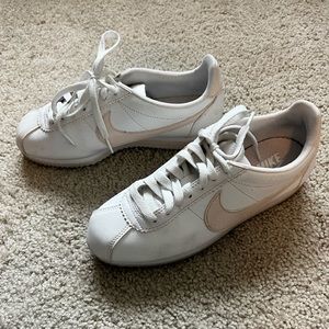 Used Nike Womens Cortez Women’s size 7 (white and pink )